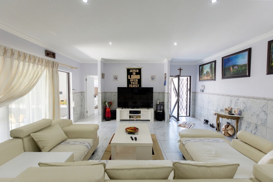 3 Bedroom Property for Sale in Country Club Western Cape